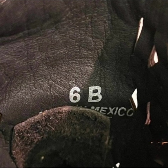 NIB Old Gringo Women's Reeve Plata Sin Snow Short Leather Boots Size 6B
$350 - Picture 13 of 14